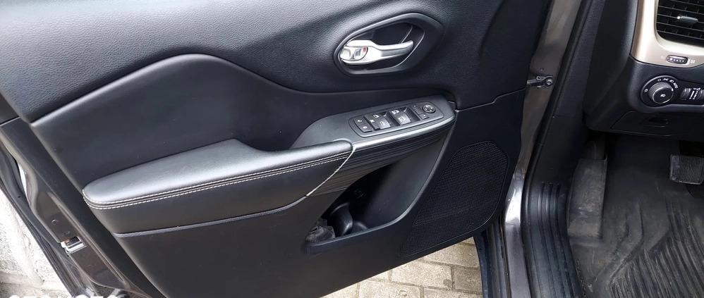 Jeep Cherokee cena 72500 przebieg: 148000, rok produkcji 2016 z Krotoszyn małe 121